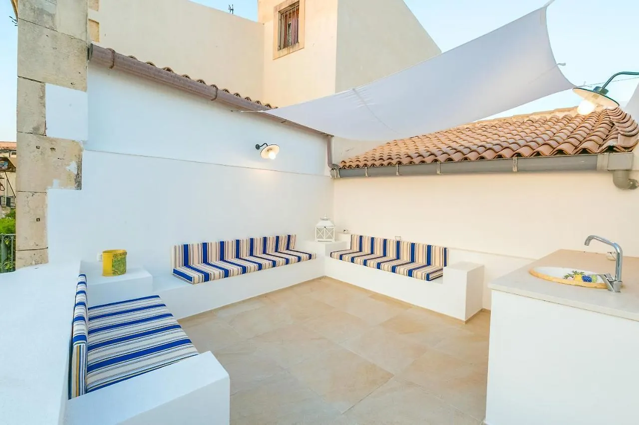 Apartment Veronique By Dimore In Sicily Syrakus