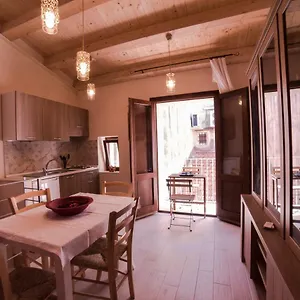 Apartment Aura Ortigia, Syrakus